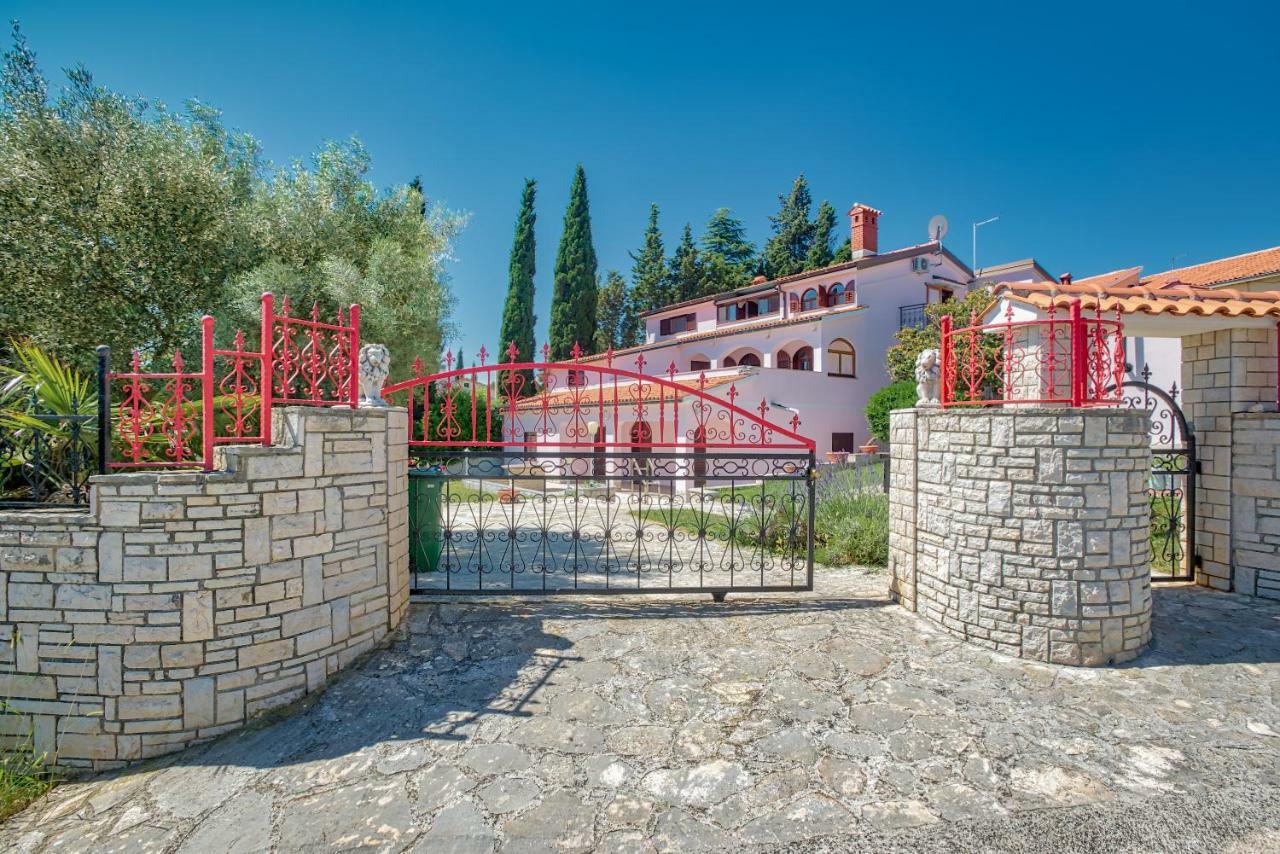 Villa Valentina Premantura Exterior photo